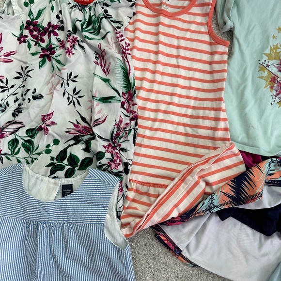 BabyGap, Tea, Gymboree Girl’s size 5 Clothing Bundle - 8 pieces - Picture 4 of 5